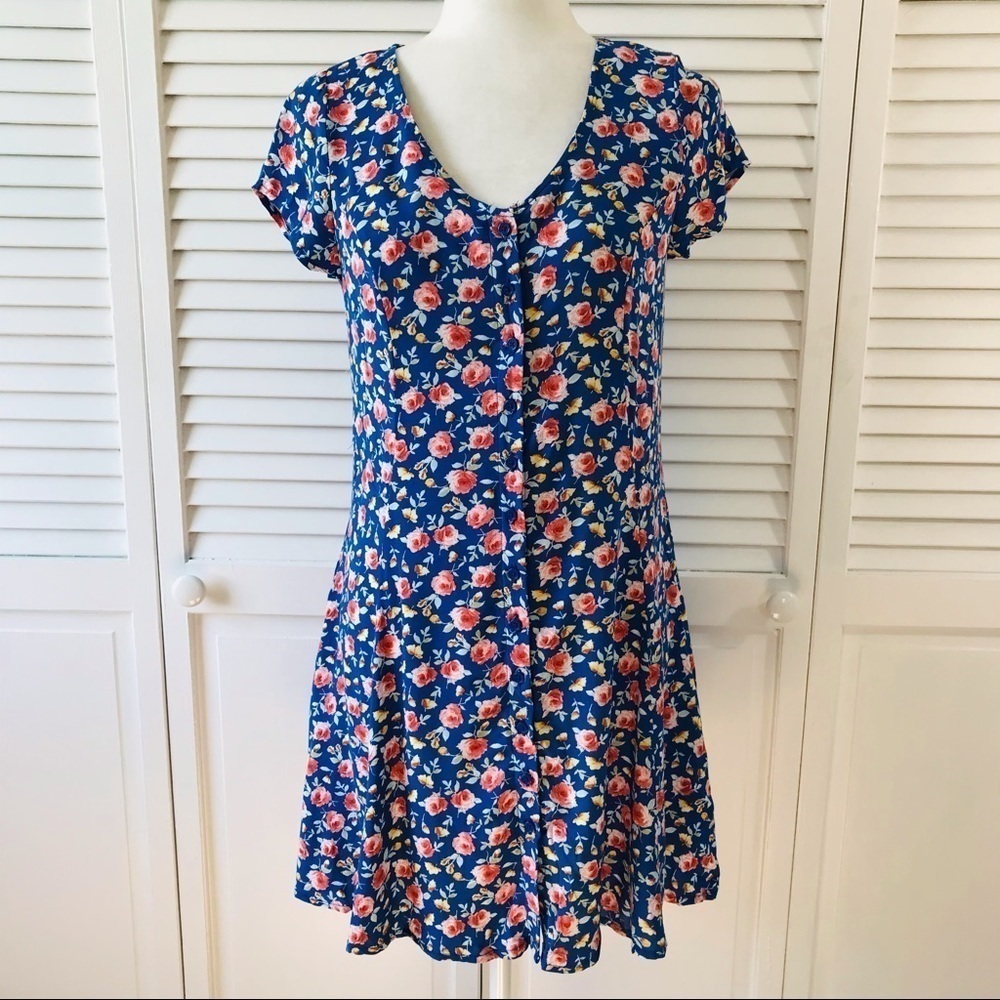 New BAND OF GYPSIES Blue Floral Button Down Dress Size Small